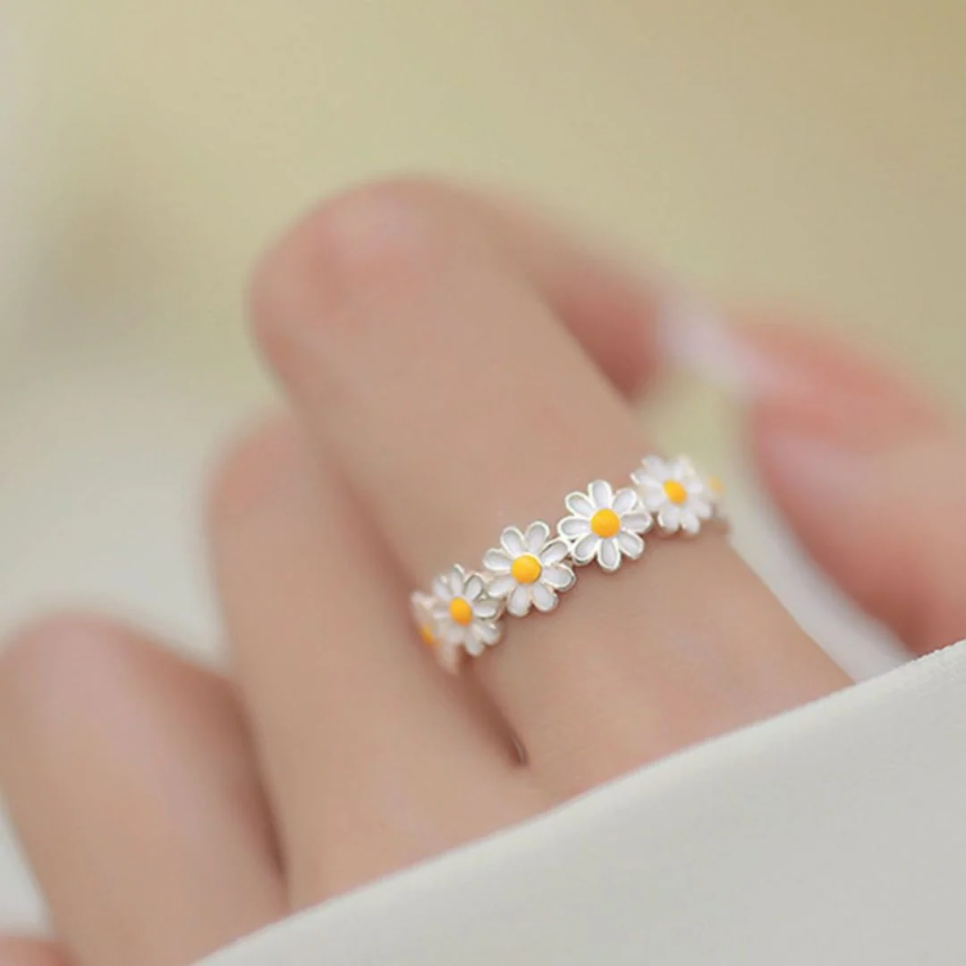 Daisy Flower Ring - midzumi