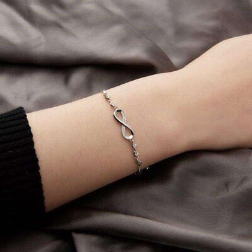 Bling Blogger Infinity Bracelet - midzumi